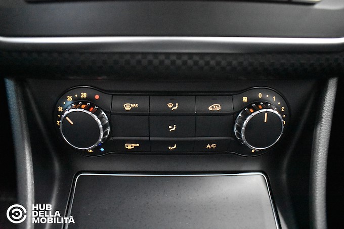 MERCEDES-BENZ A 180 d Sport